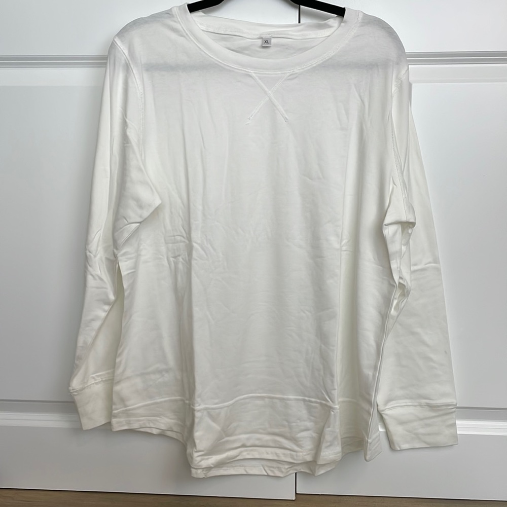Cute New White Tunic with Long Sleeves and Side Split Size XL by Jomedesign